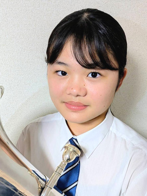 服部　礼佳